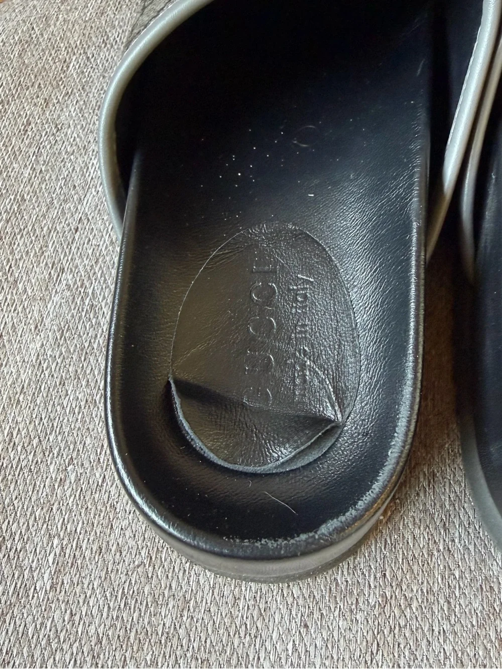 GUCCI  Men’s GG Supreme Mule with Horsebit